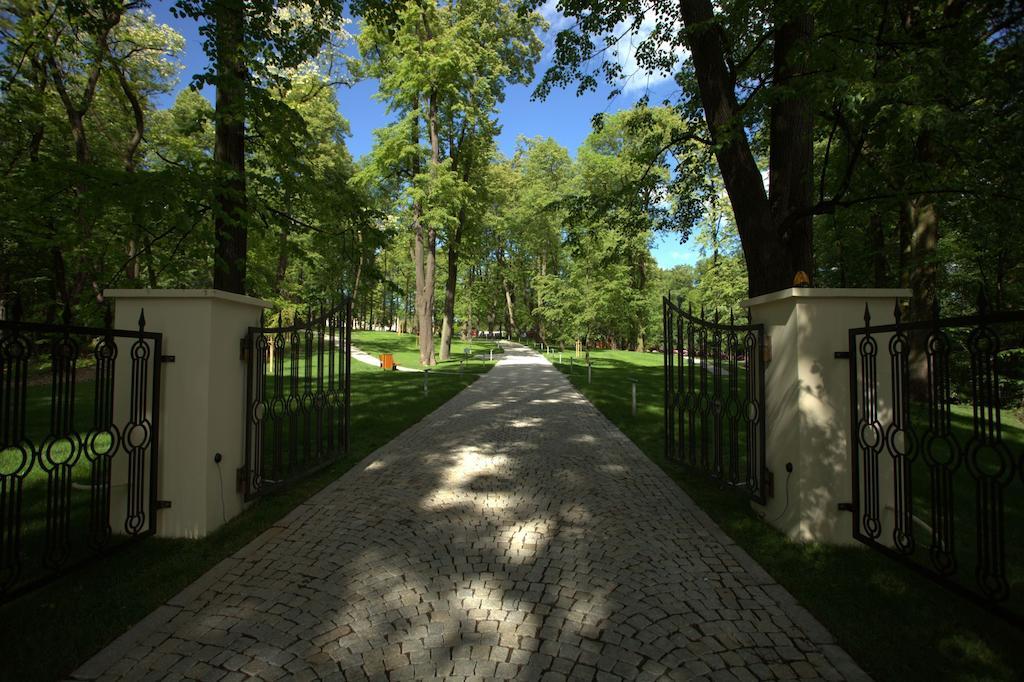 Hotel Zámeček Petrovice - free wellness 3h Petrovice u Karviné Exterior foto